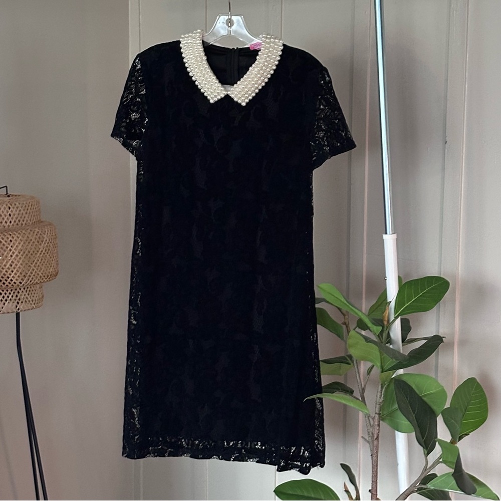 BETSEY JOHNSON • Black Velvety-Lace Shift Dress with Pearl Collar Size 8